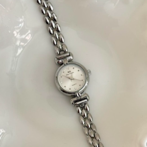 RÉVÉLIAA Delicate Silver Chain-Link Quartz Watch