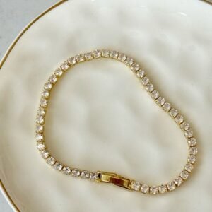 RÉVÉLIAA Classic Diamond Tennis Bracelet in 18K Yellow Gold