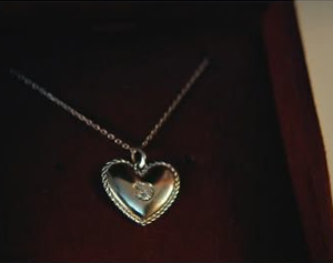 RÉVÉLIAA Vintage Rope-Border Heart Diamond Pendant in 18K White Gold